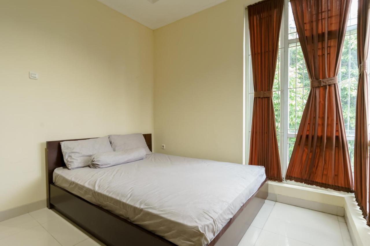 Dago Suites Syariah Cikarang Mitra Reddoorz Bekasi Exterior foto