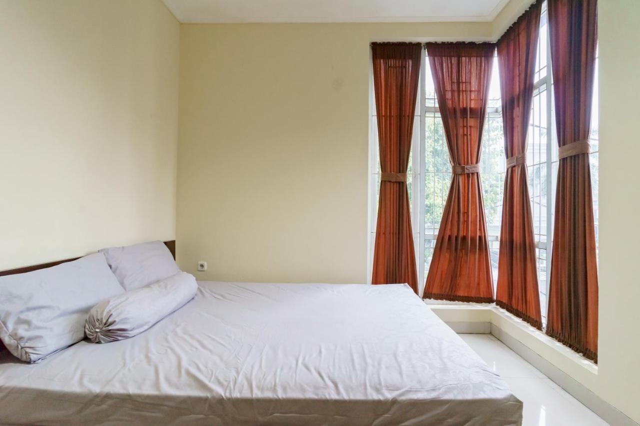 Dago Suites Syariah Cikarang Mitra Reddoorz Bekasi Exterior foto
